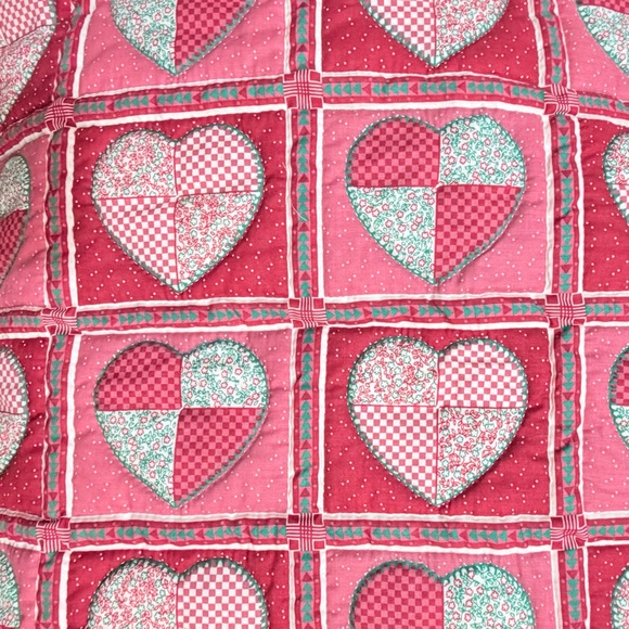 Red heart patchwork quilt - Picture 5 of 12
